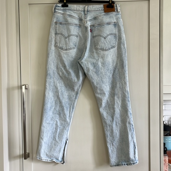 EUC 70’s High Slim Straight Levi’s jeans in a light blue wash. - Picture 8 of 16